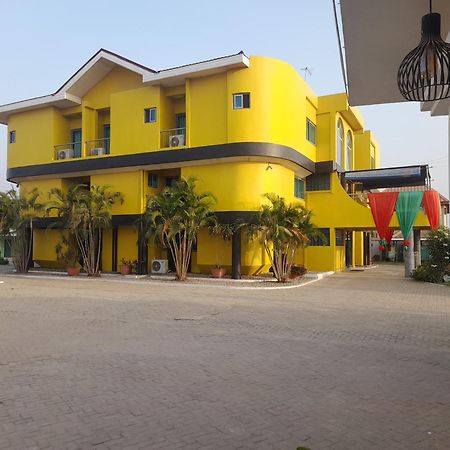 Brookvale Hotel Weija Екстериор снимка