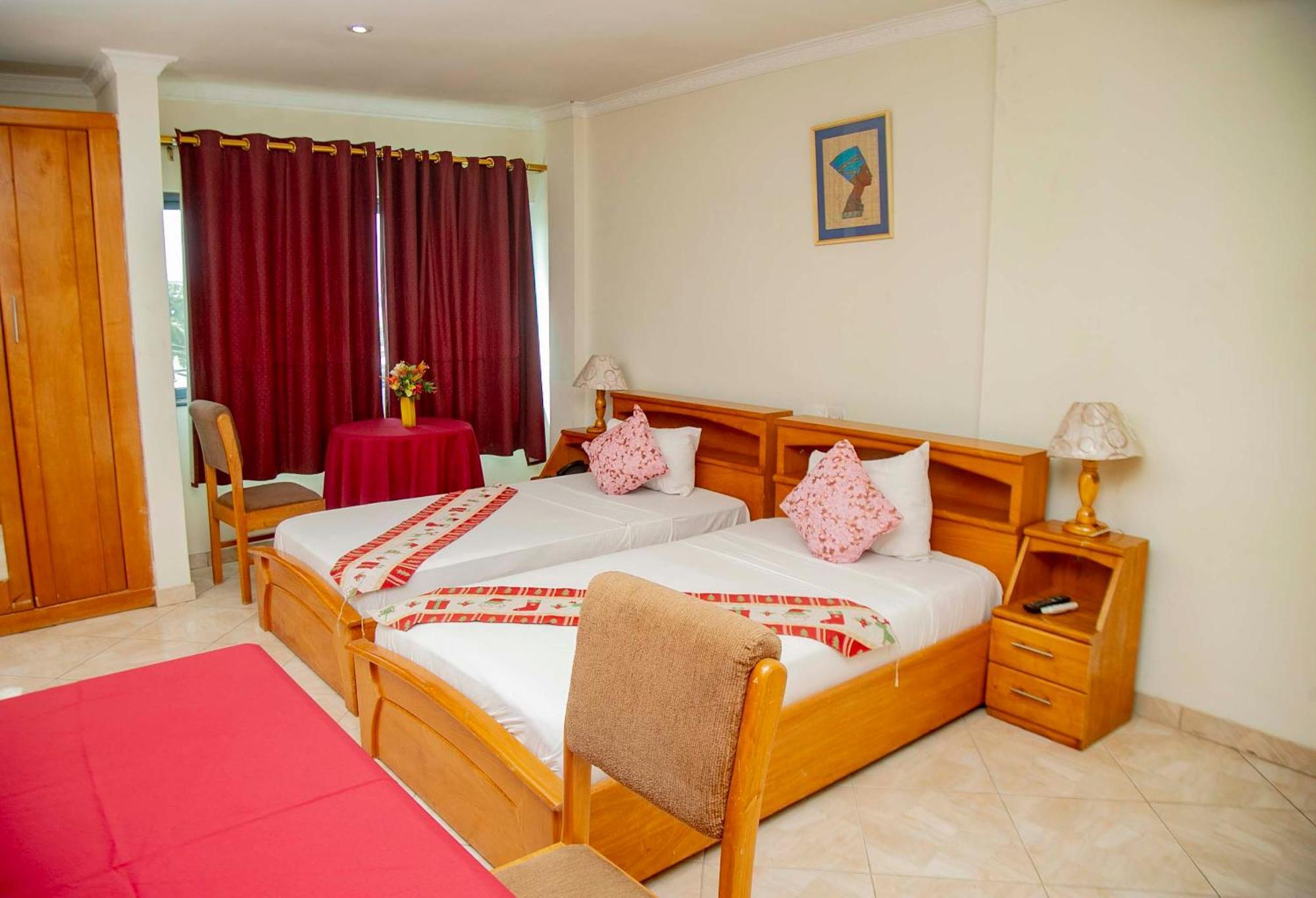 Brookvale Hotel Weija Екстериор снимка