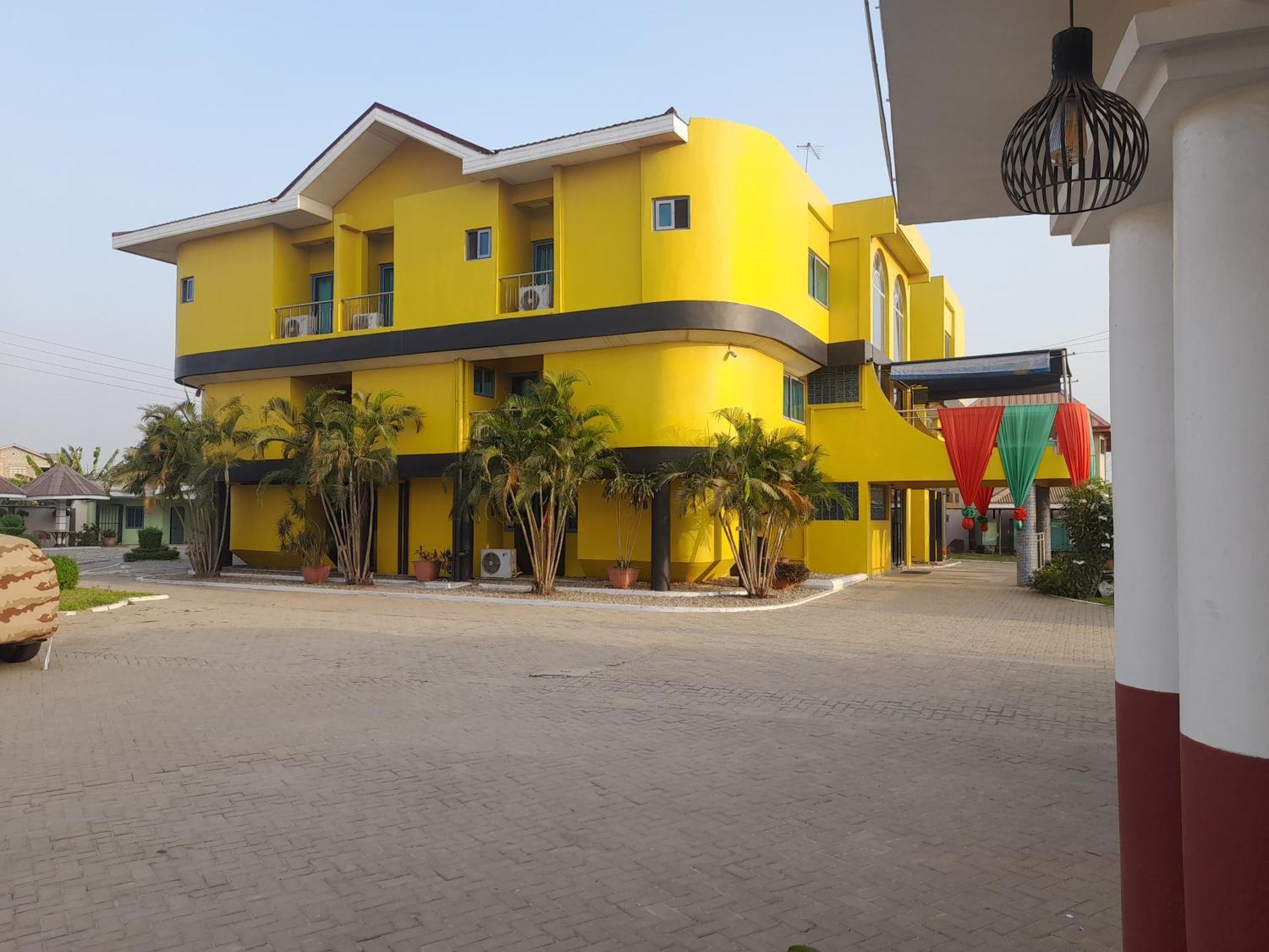 Brookvale Hotel Weija Екстериор снимка