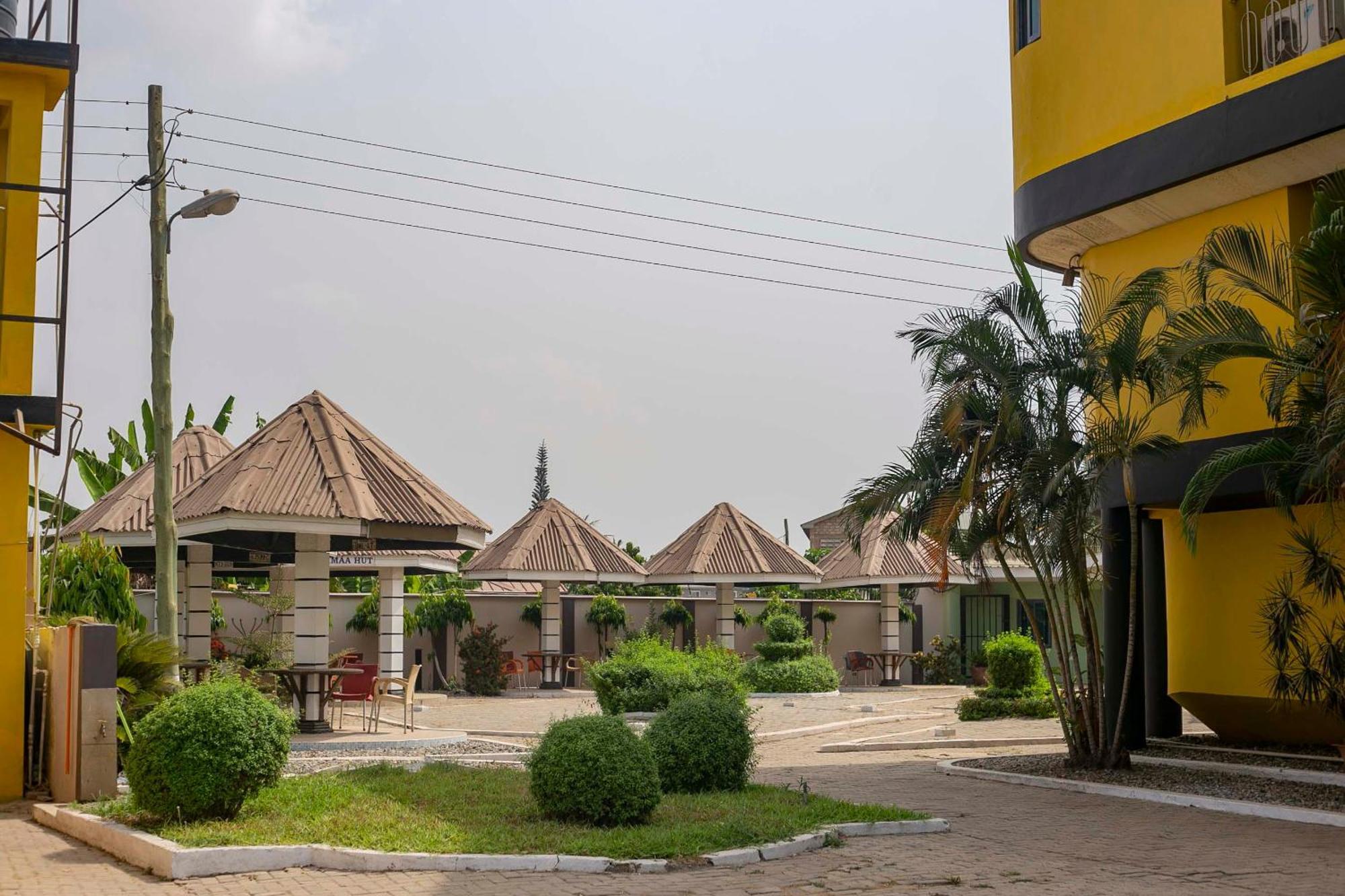Brookvale Hotel Weija Екстериор снимка