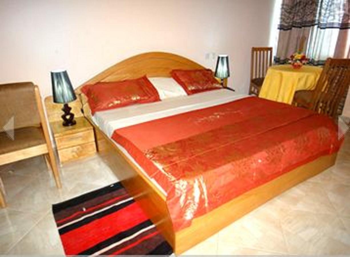Brookvale Hotel Weija Екстериор снимка
