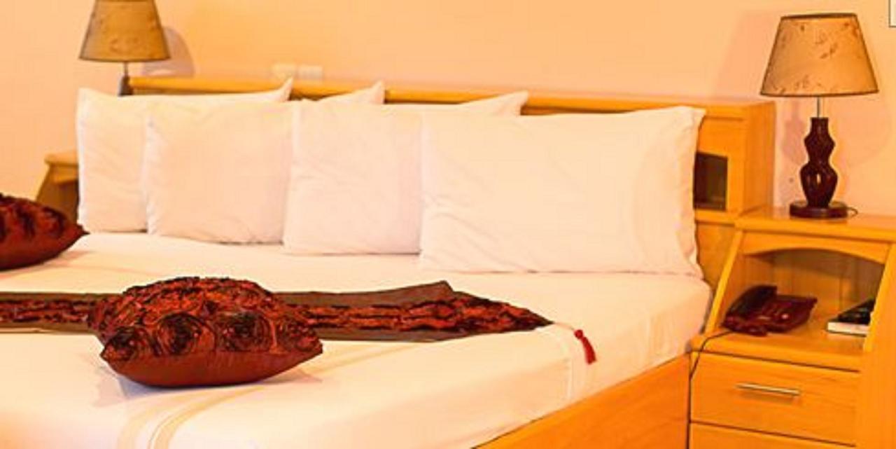 Brookvale Hotel Weija Екстериор снимка
