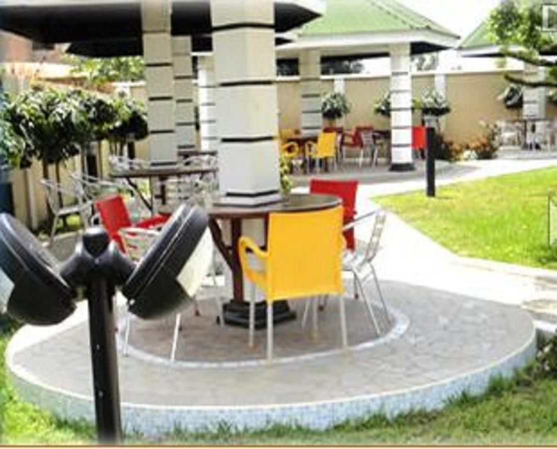 Brookvale Hotel Weija Екстериор снимка