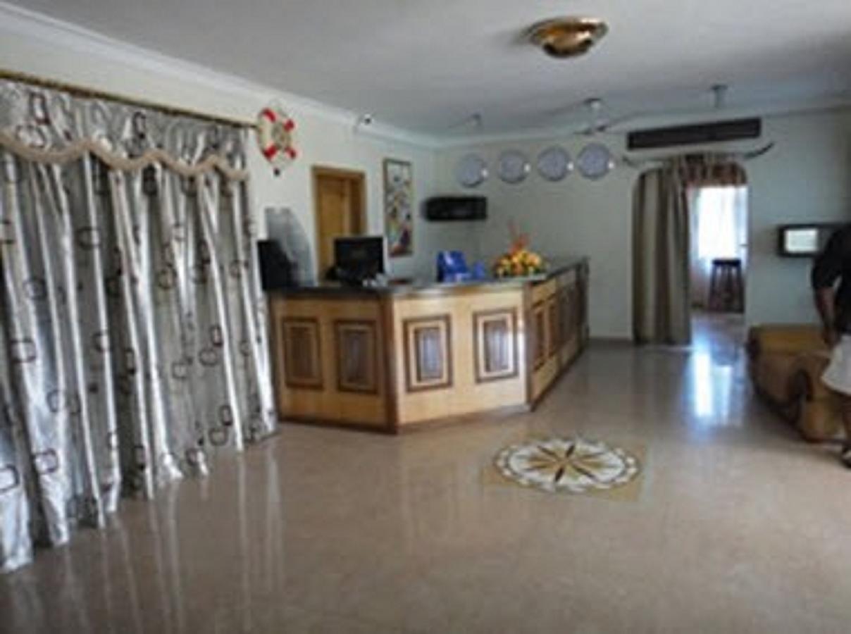 Brookvale Hotel Weija Екстериор снимка