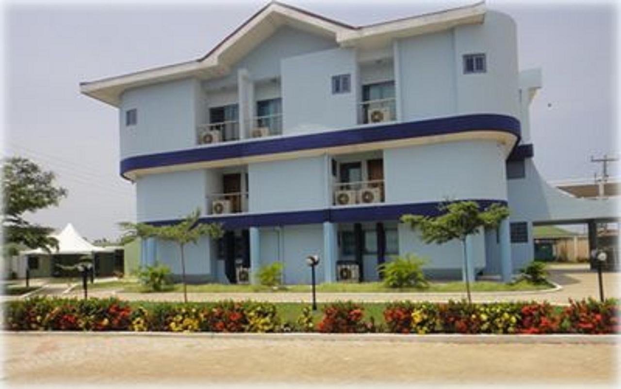 Brookvale Hotel Weija Екстериор снимка
