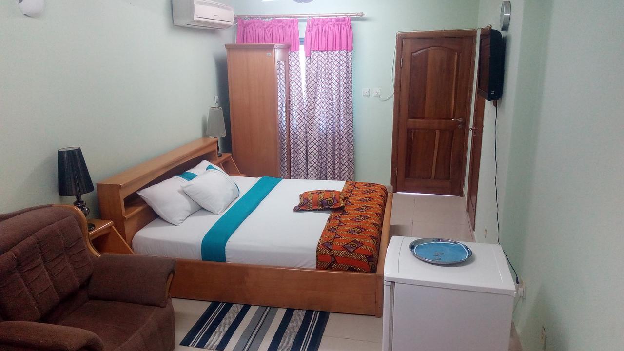 Brookvale Hotel Weija Екстериор снимка