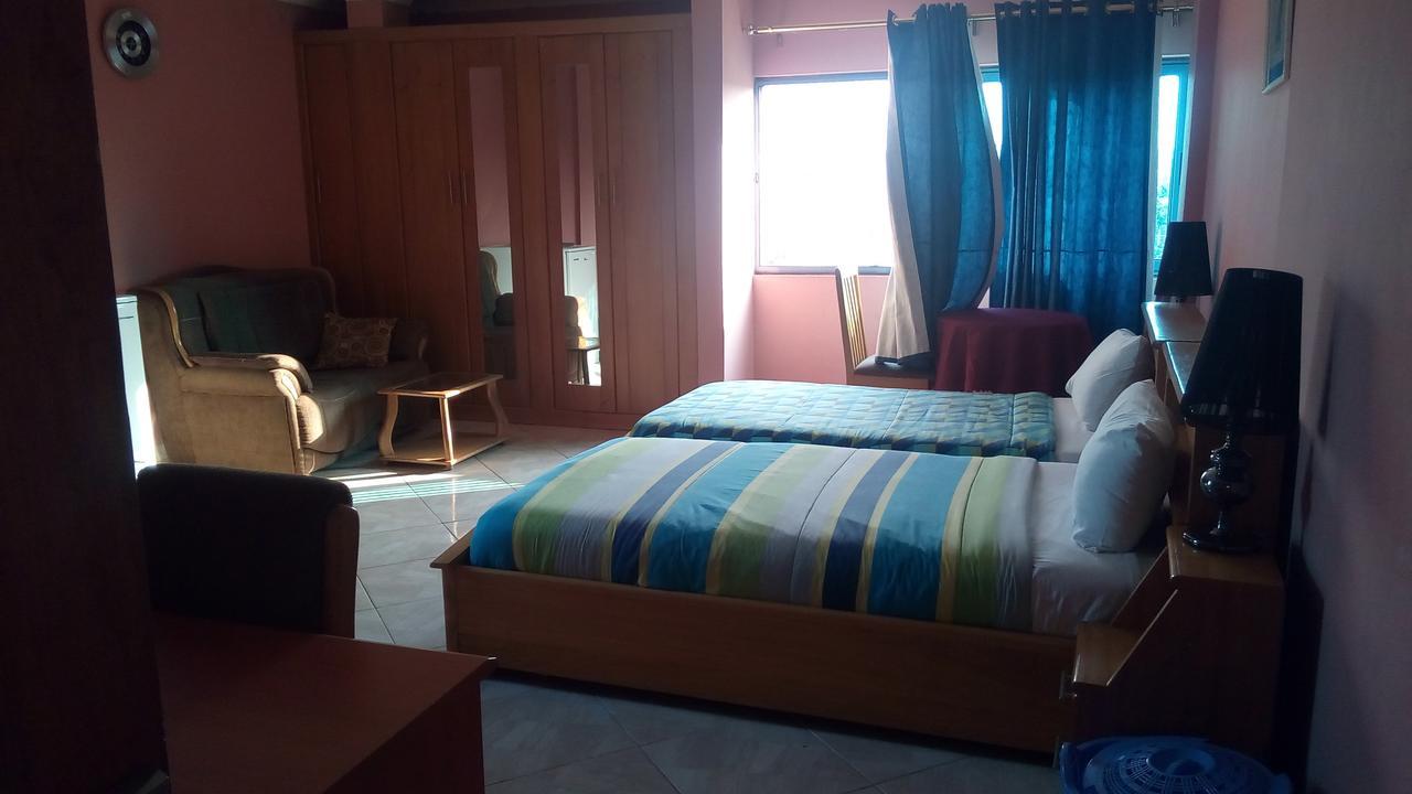Brookvale Hotel Weija Екстериор снимка