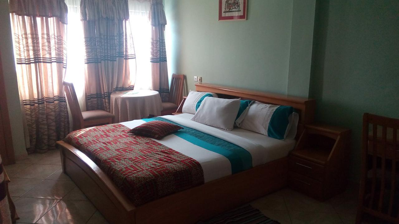Brookvale Hotel Weija Екстериор снимка